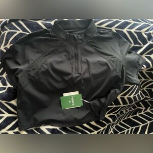 HALARA Black Cropped Work Out Top